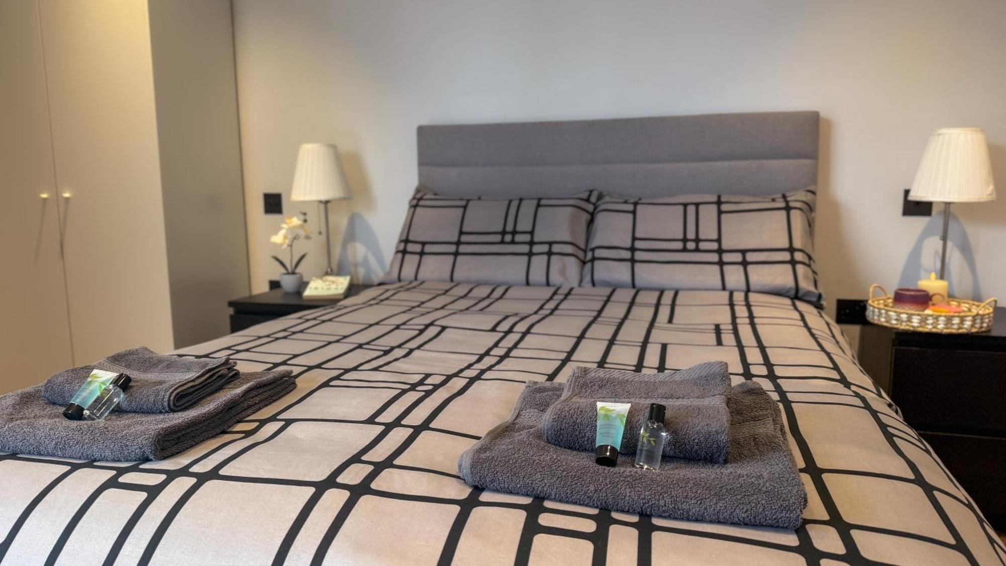 Luxury Apartment Steps From Battersea Power St And Close To Victoria & Chelsea London Exteriör bild